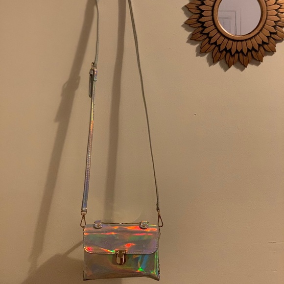 Neon for the win 🤍 - Picture 5 of 5